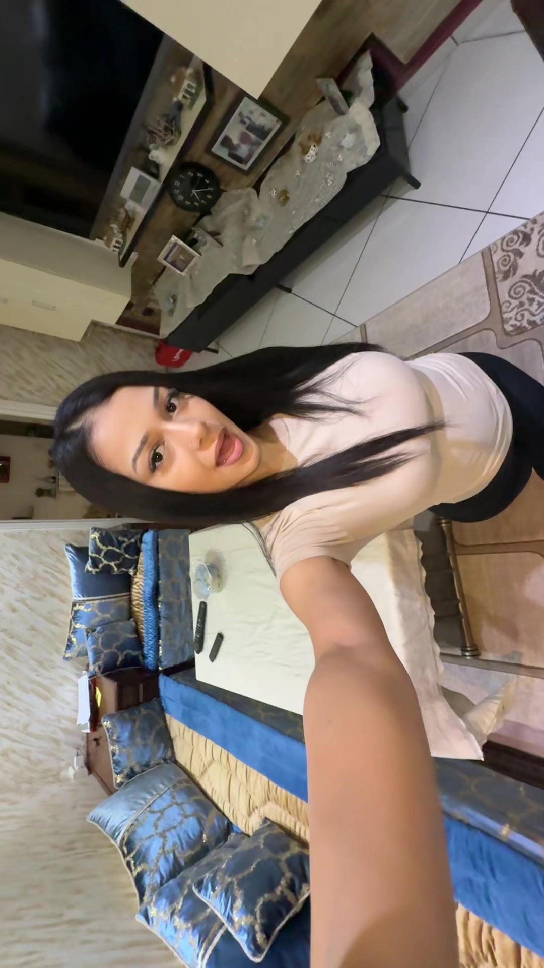 @Yasmina