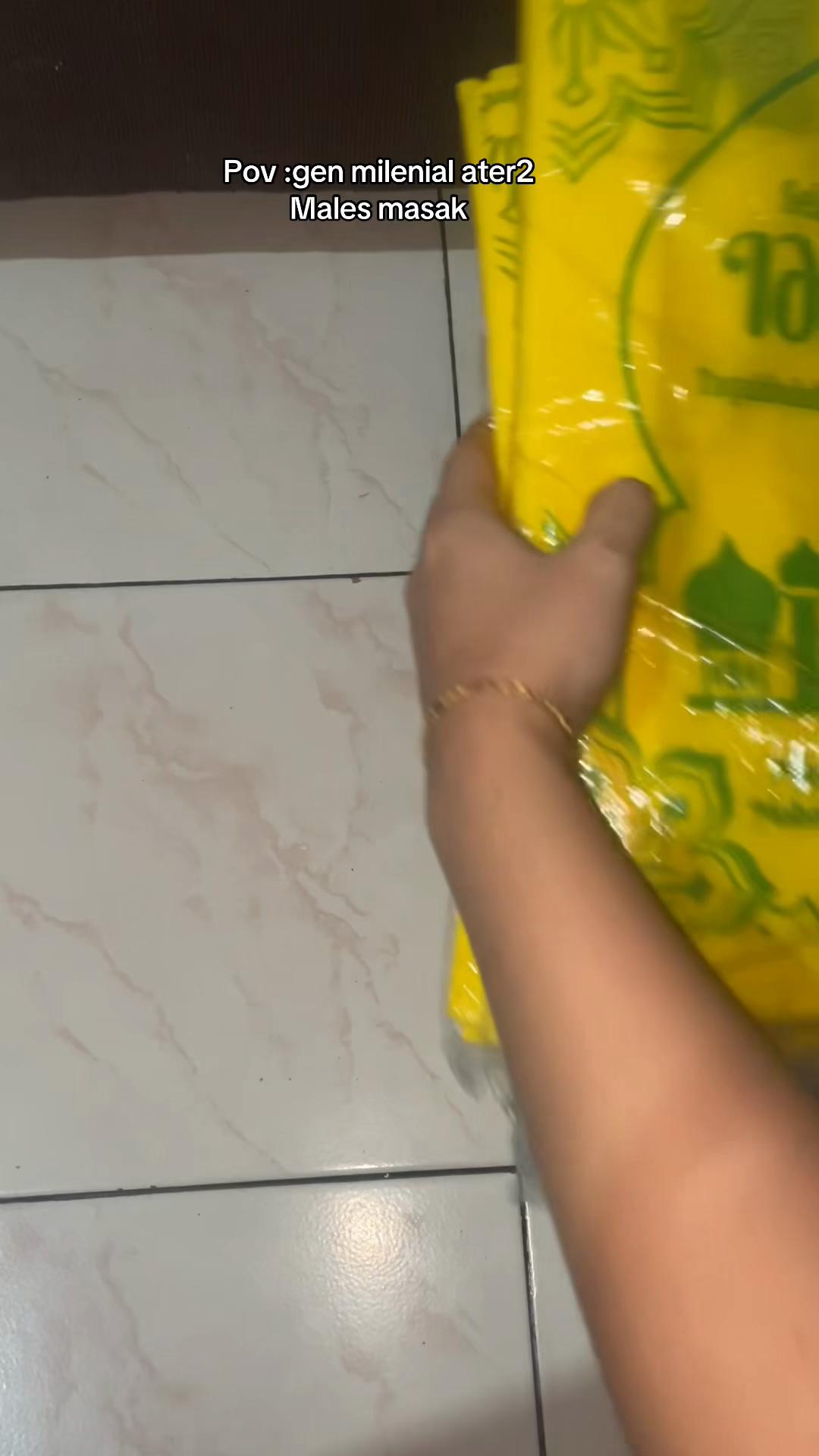 @momcecill3_na