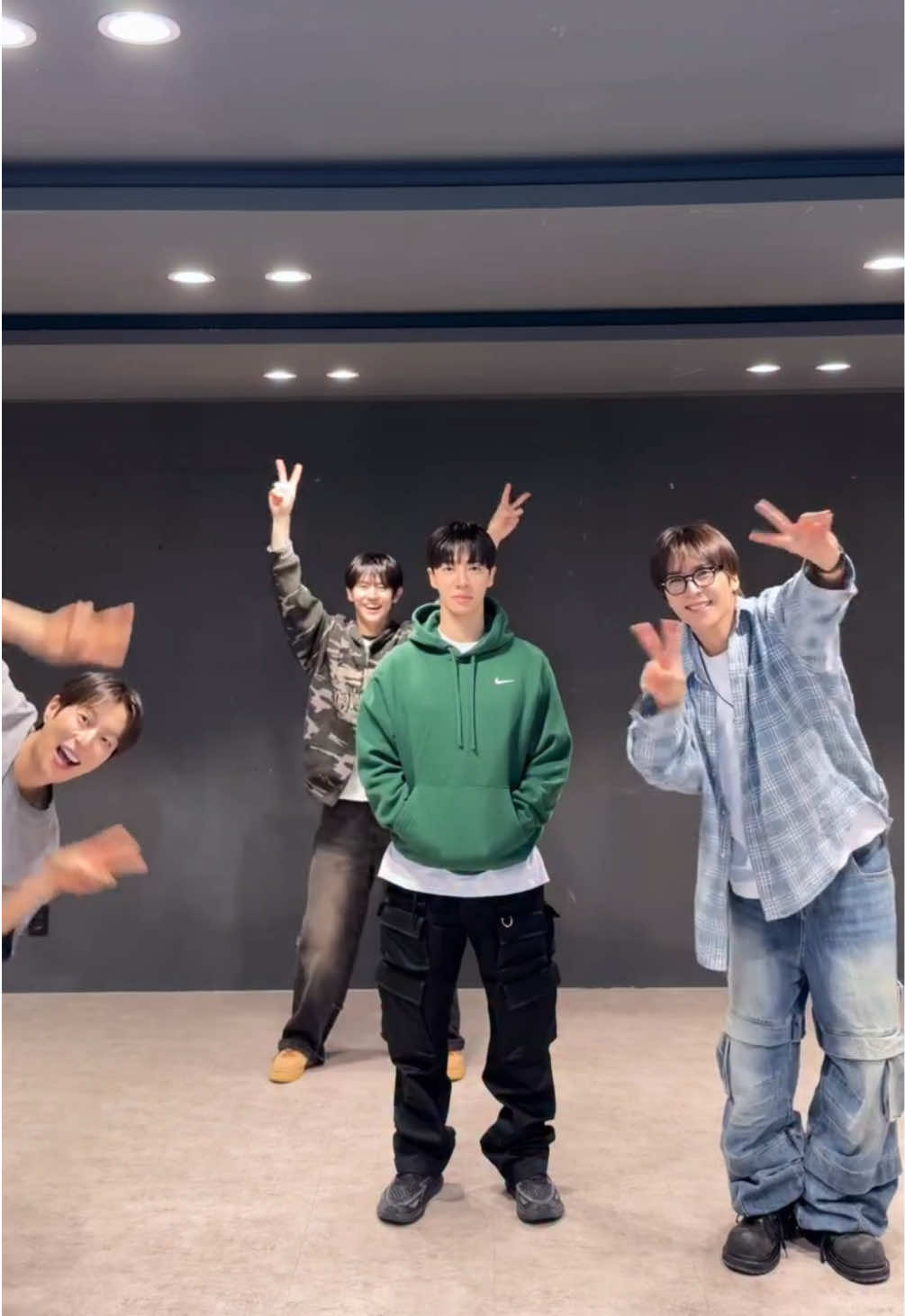 @✨&alpha; I&iota;ттIє ноцsє🪐