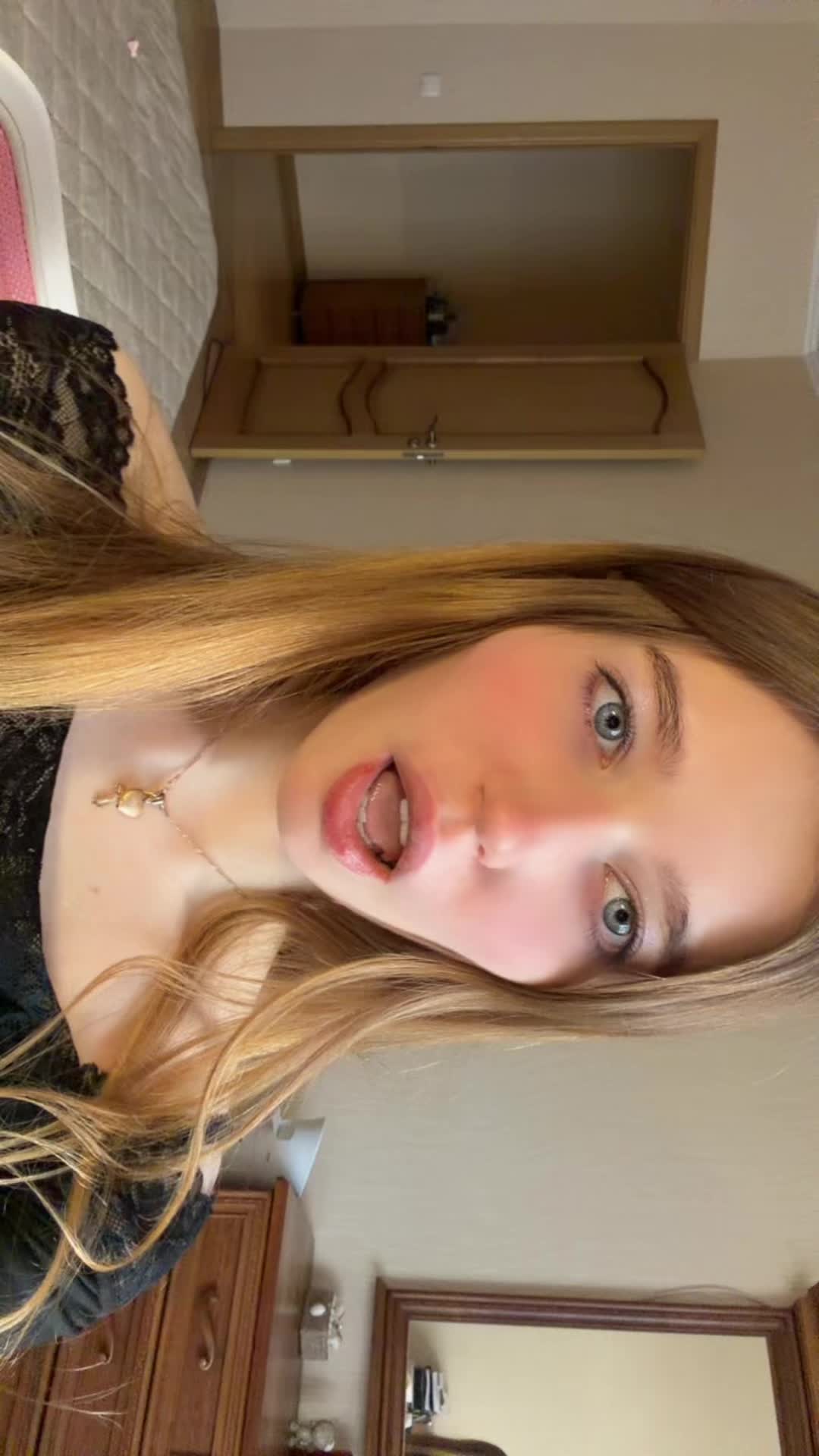 @🦇
