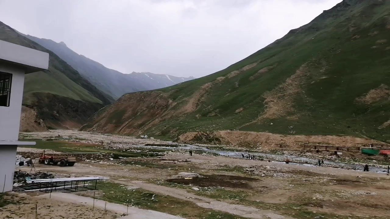 @Travel_with_Waqas