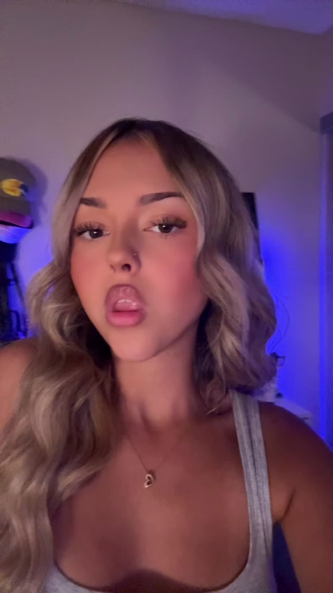@️