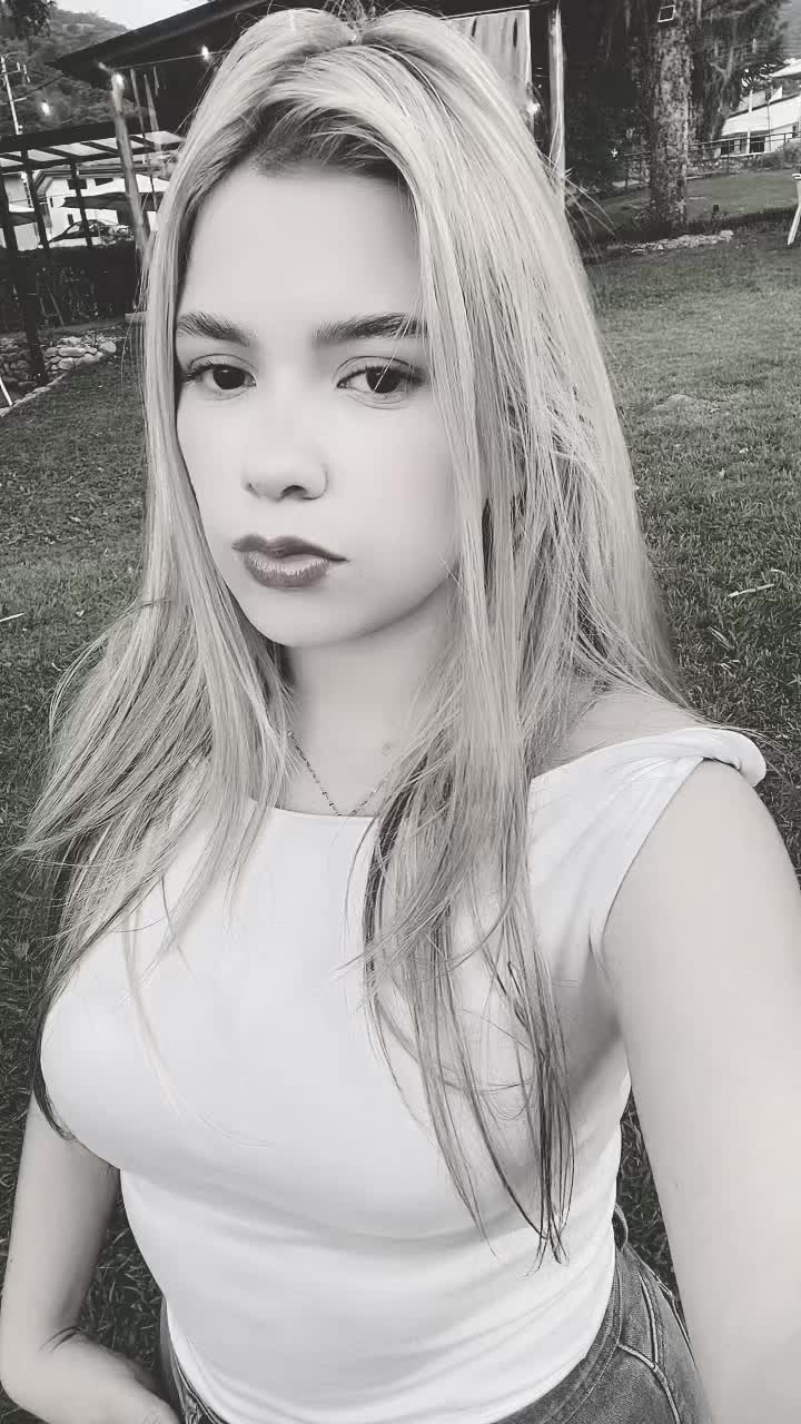 @𝒮ℴ𝒻𝒾𝒶 𝒫ℯ𝓇ℯ𝒾𝓇𝒶