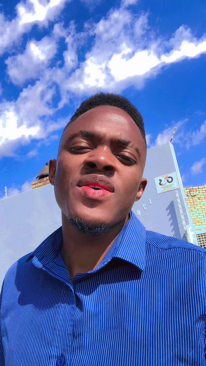 @The Guy🇳🇦