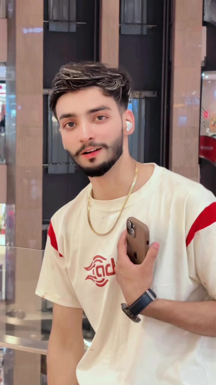 @✨&Scaron;ona\ Řajpoot👑