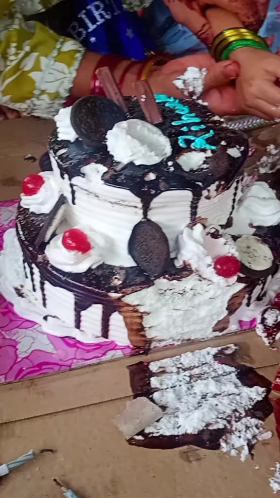 @Pagal ko gf kastw hola