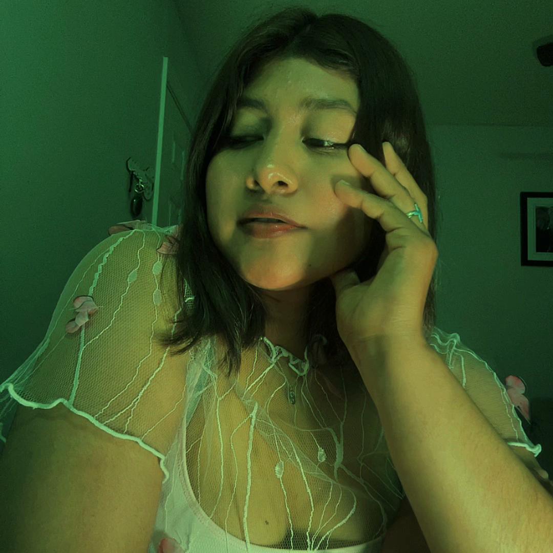@Lili 🍇🕷️⃤