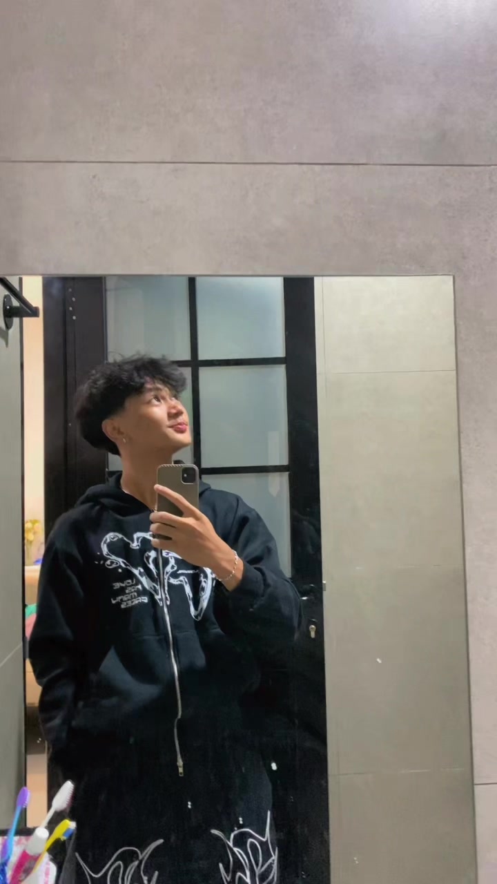 @RyzaPrmna