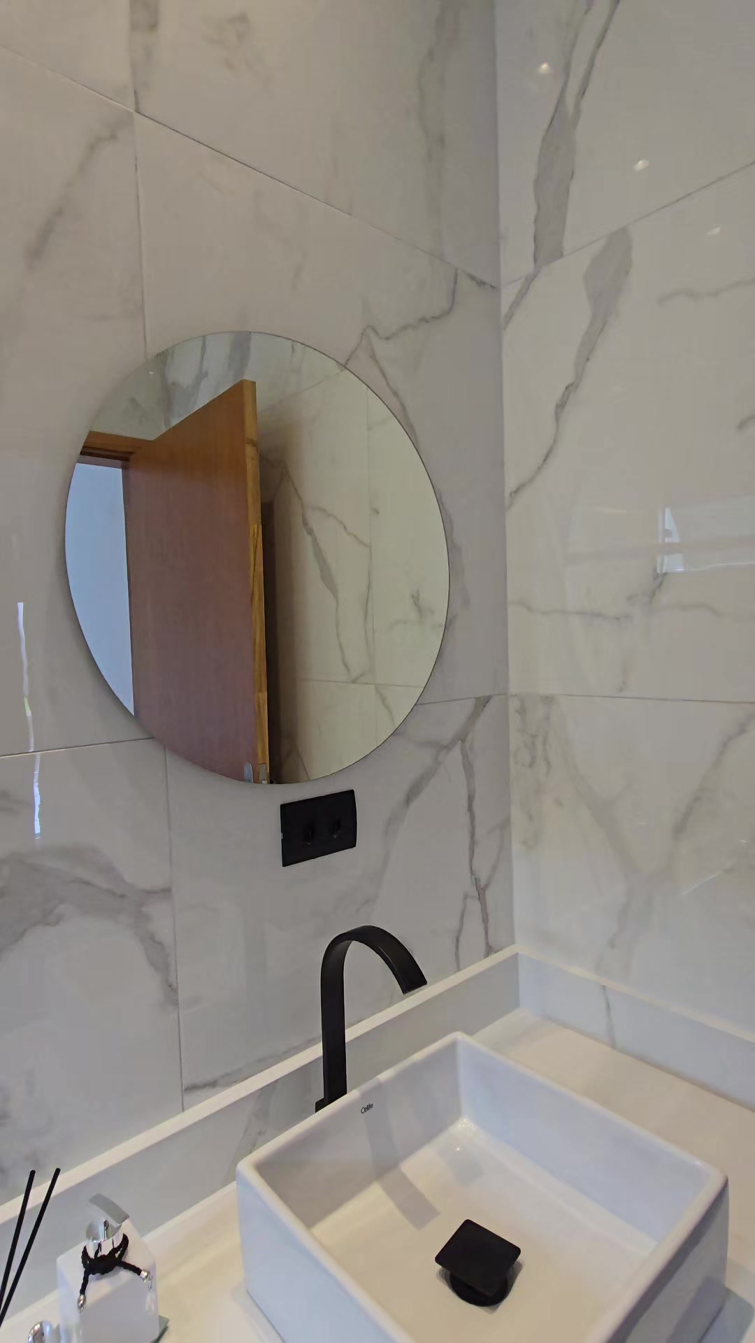 @elianeimobiliaria