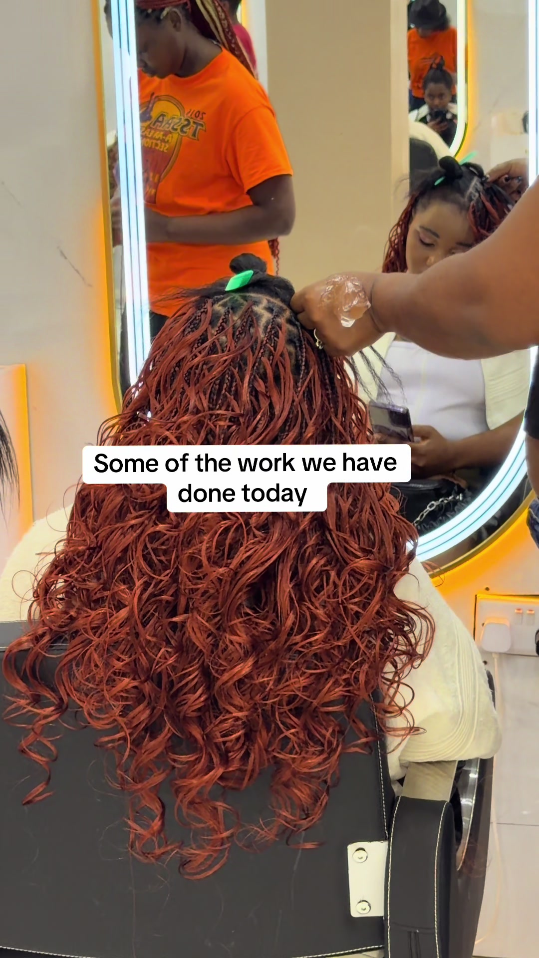 @GEECURLY SALON