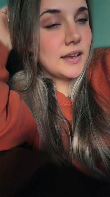 @Sabrina🌻🖤