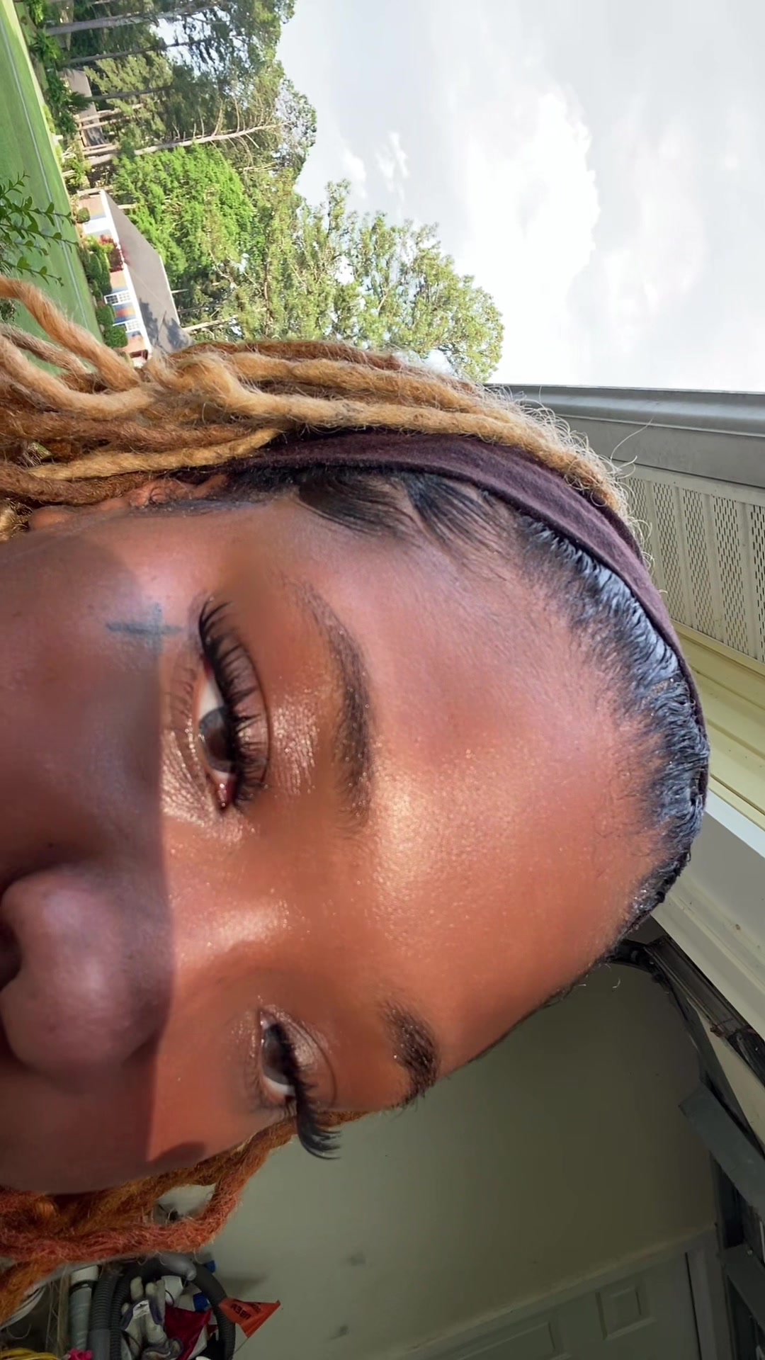 @azariaa 👩🏽&zwj;🦰