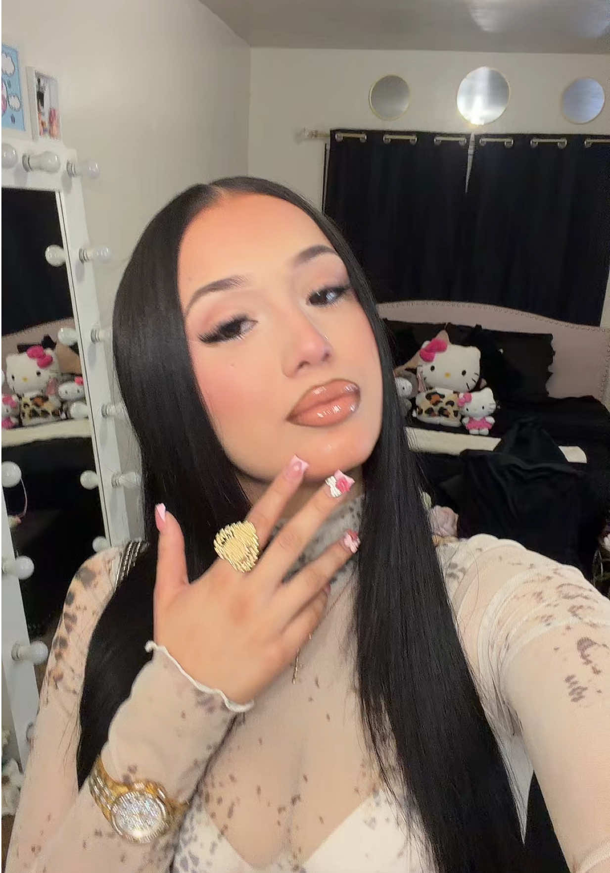 @𝑨𝒏𝒂𝒉𝒊🧁