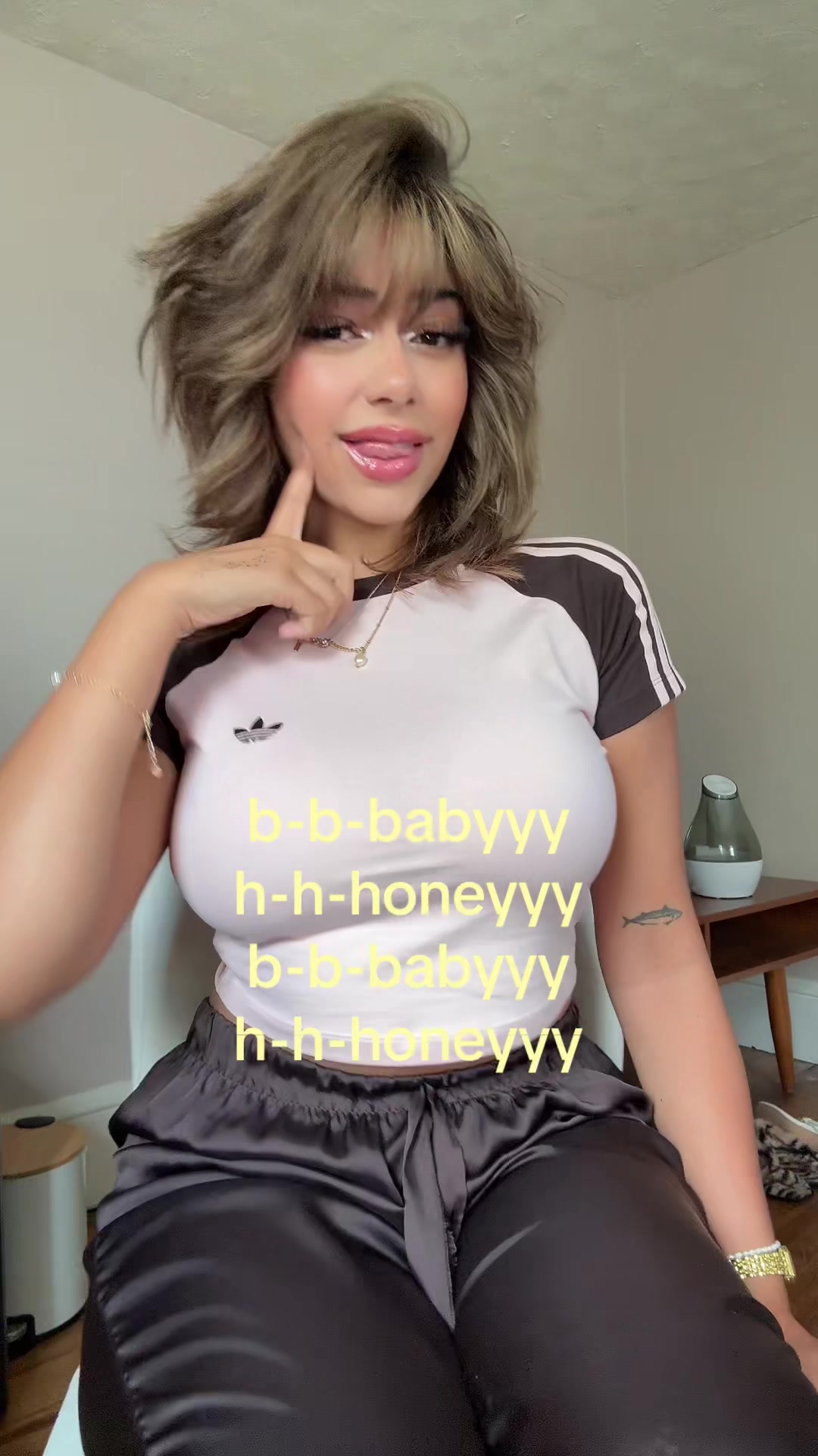 @༯