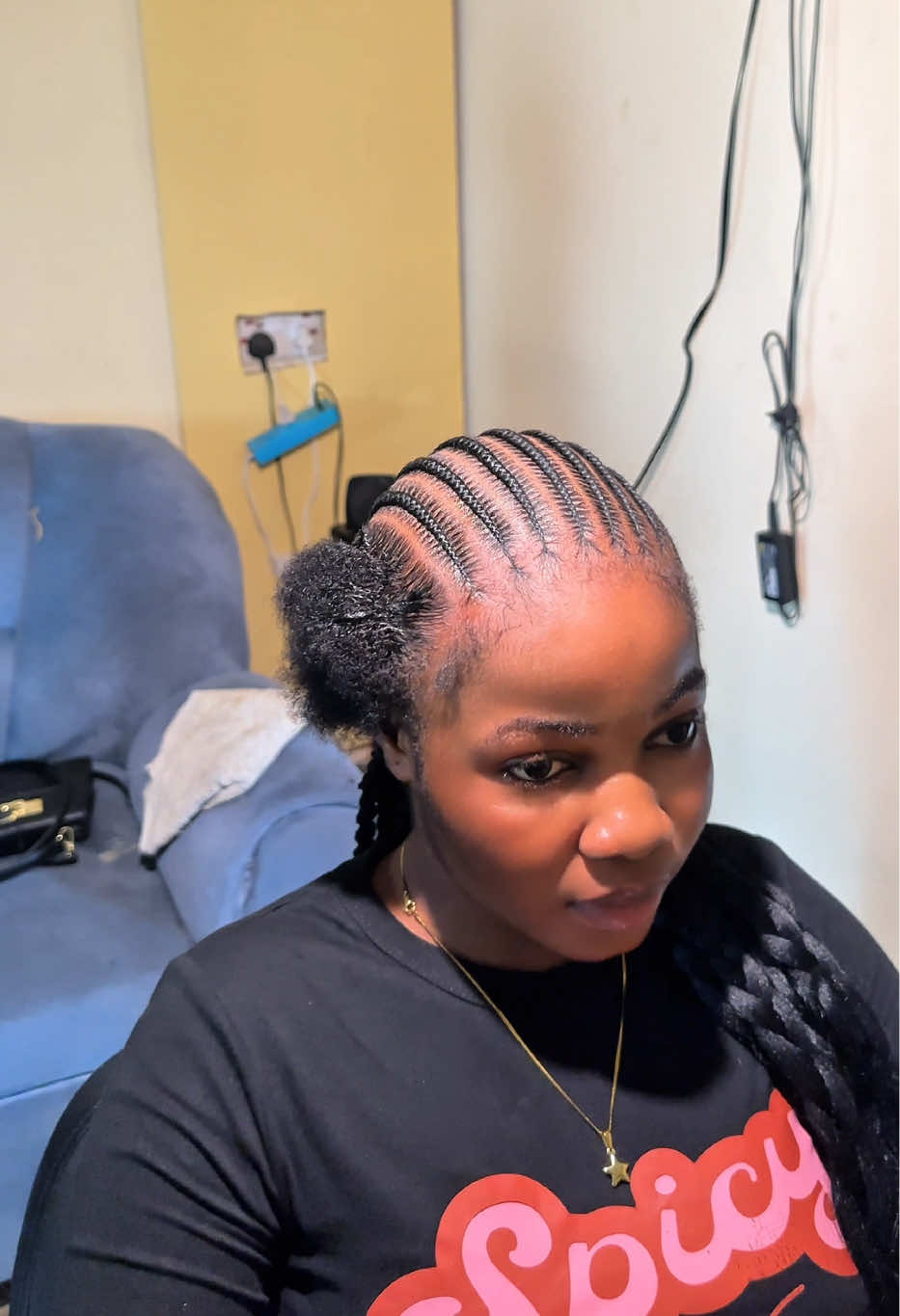 @BADDEST HAIRSTYLIST IN AGBOR
