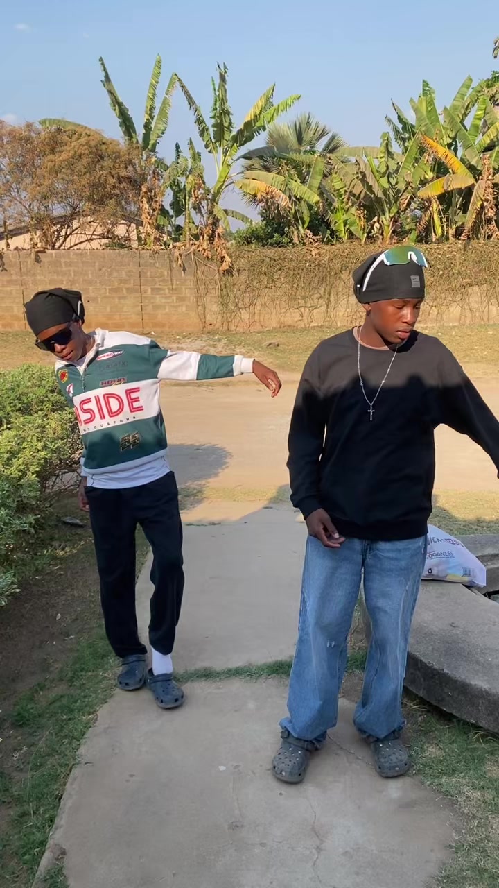 @Nkhosi_