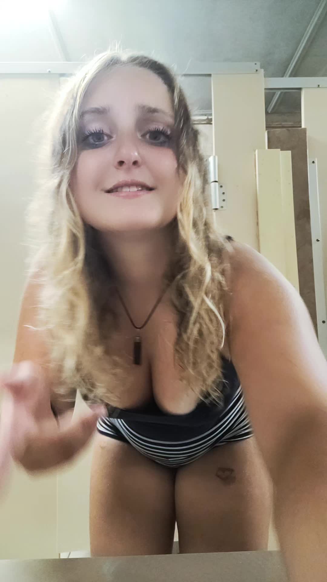@Megan😻🖤
