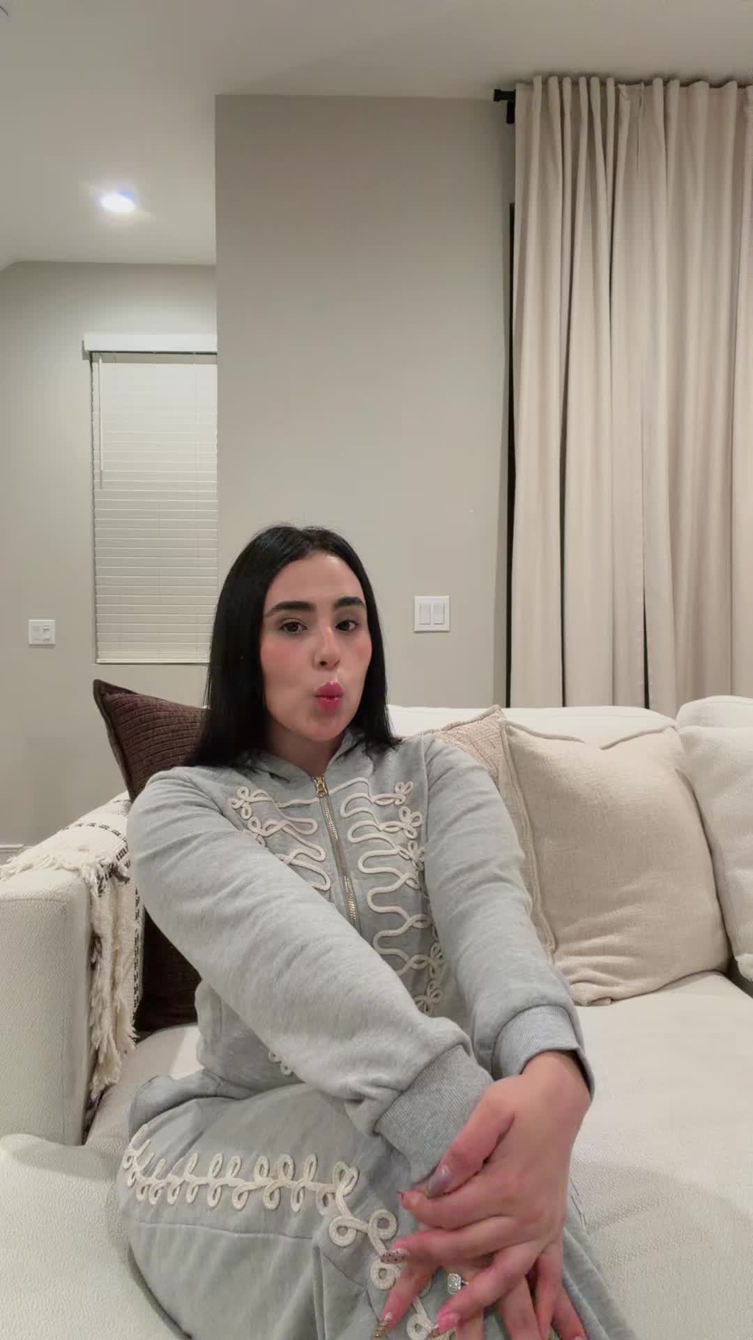 @stephaniereyex