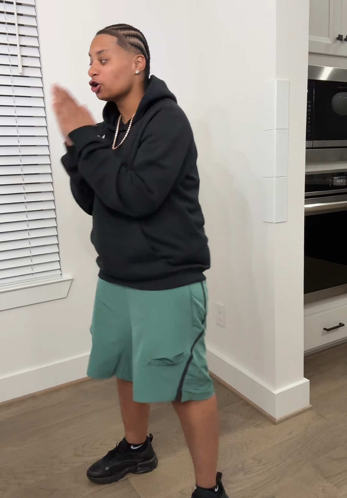 @AprilLitTV