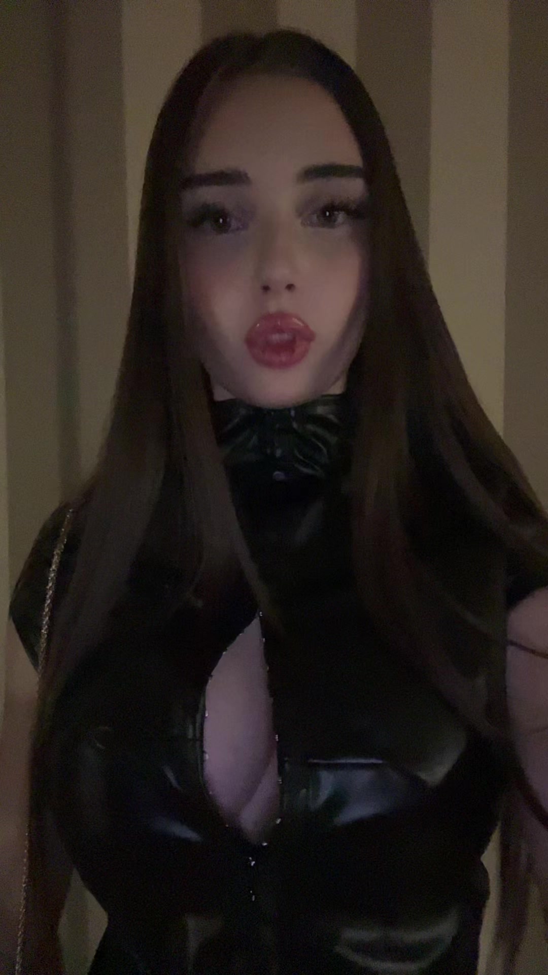 @Кошка