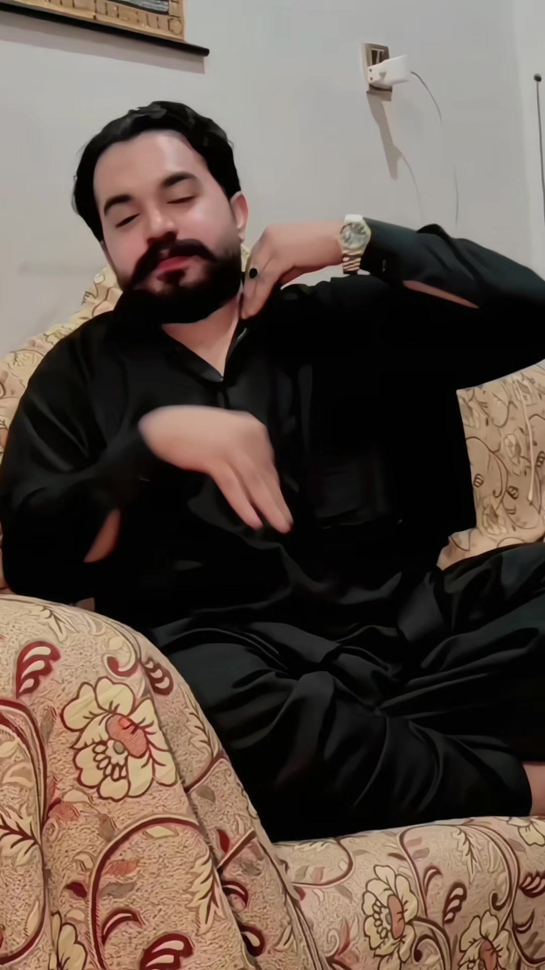 @عـبـدالرحمـٰن عربي 👑&hearts;️.