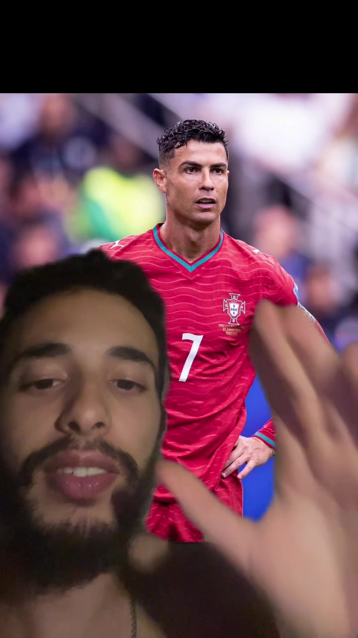 @•