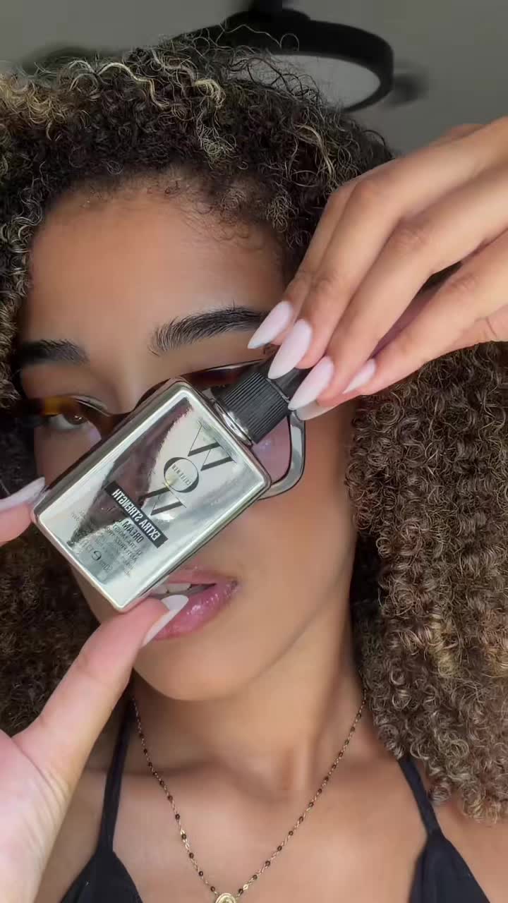 @ameliaamillon