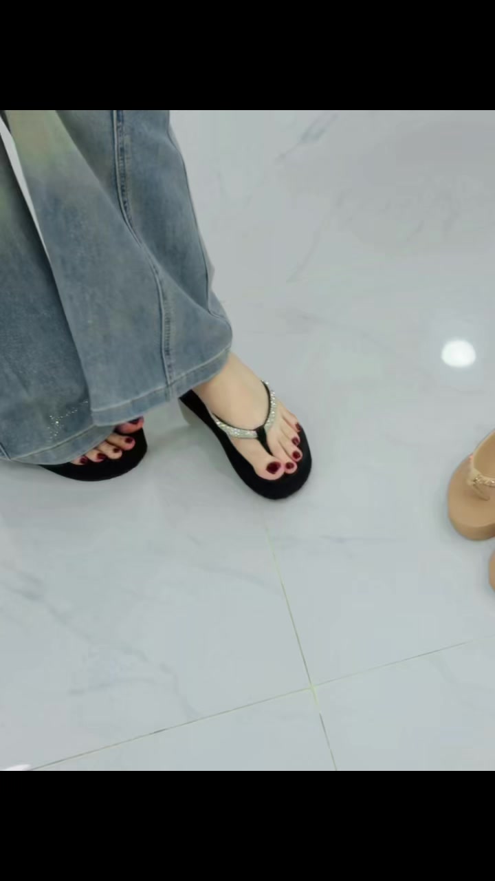 @Cherry Shoe Store