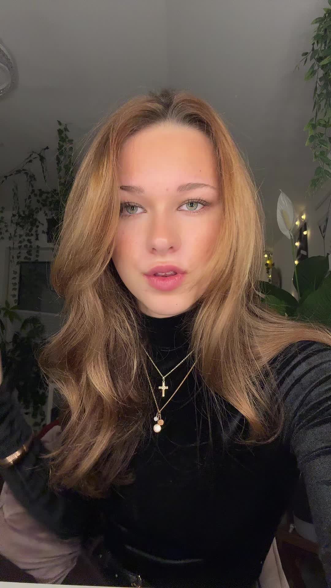 @€lla_🪼