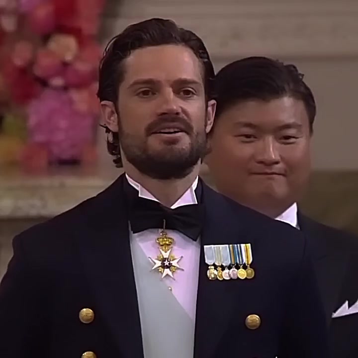 @𝑹𝒐𝒚𝒂𝒍 𝑶𝒇𝒇𝒄𝒊𝒂𝒍 ⚜️