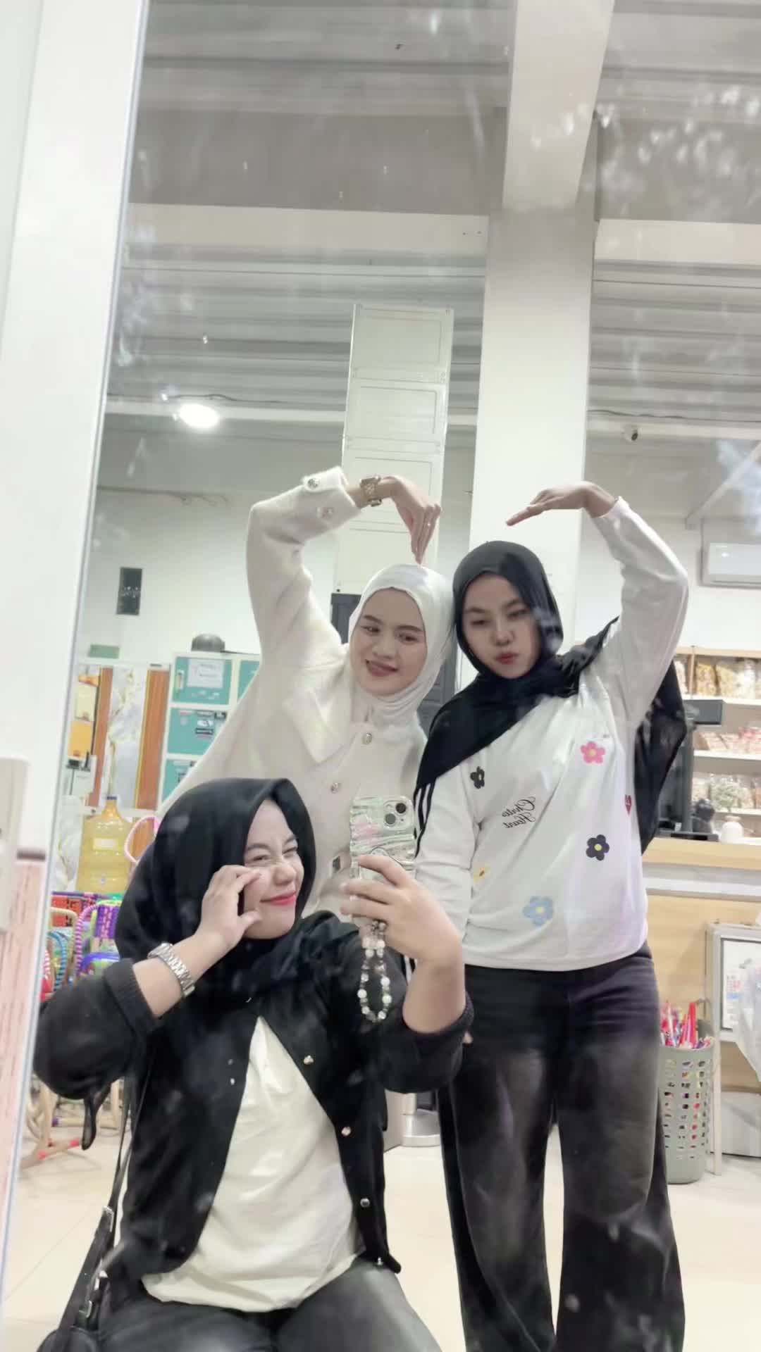 @Anira Arly 🧚🏻&zwj;♀️