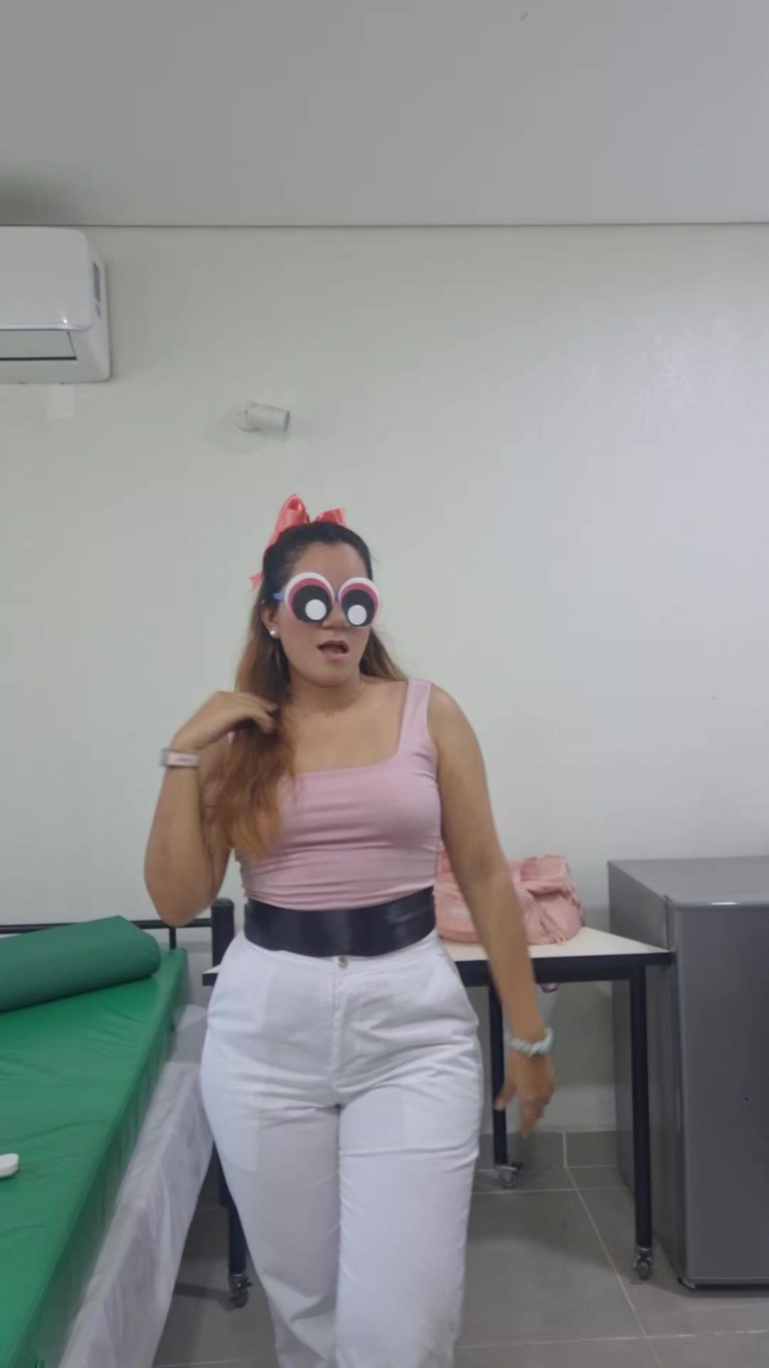 @Alejandra Gay Vlogs