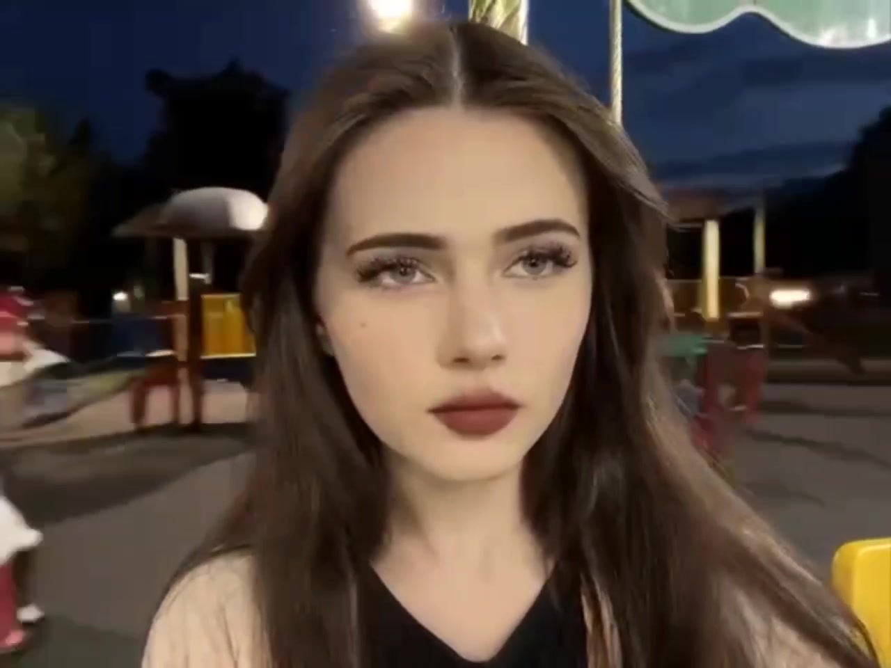 @полина 𒉭