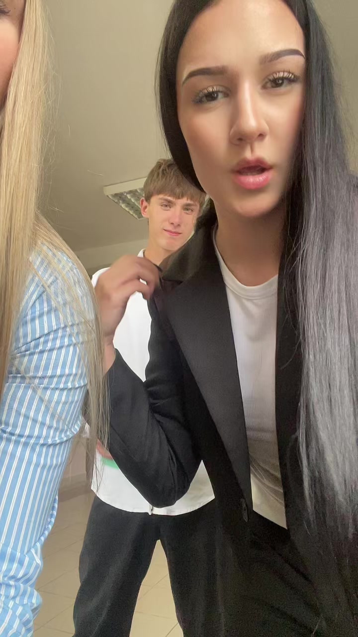 @брюнетка