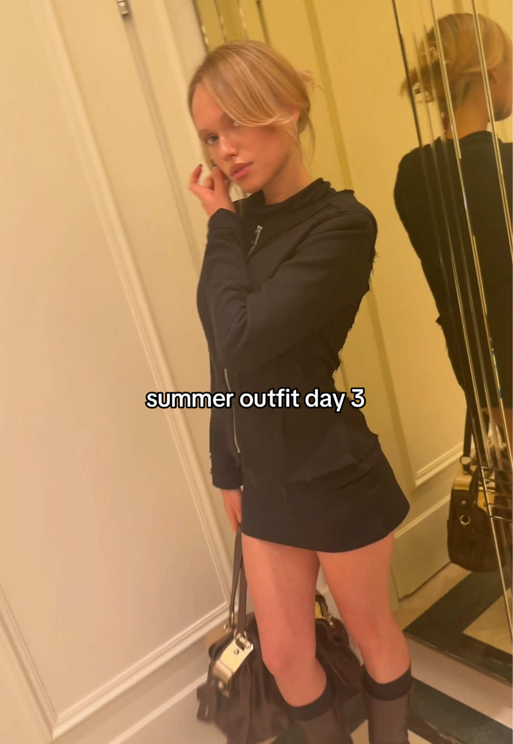 @KARINA