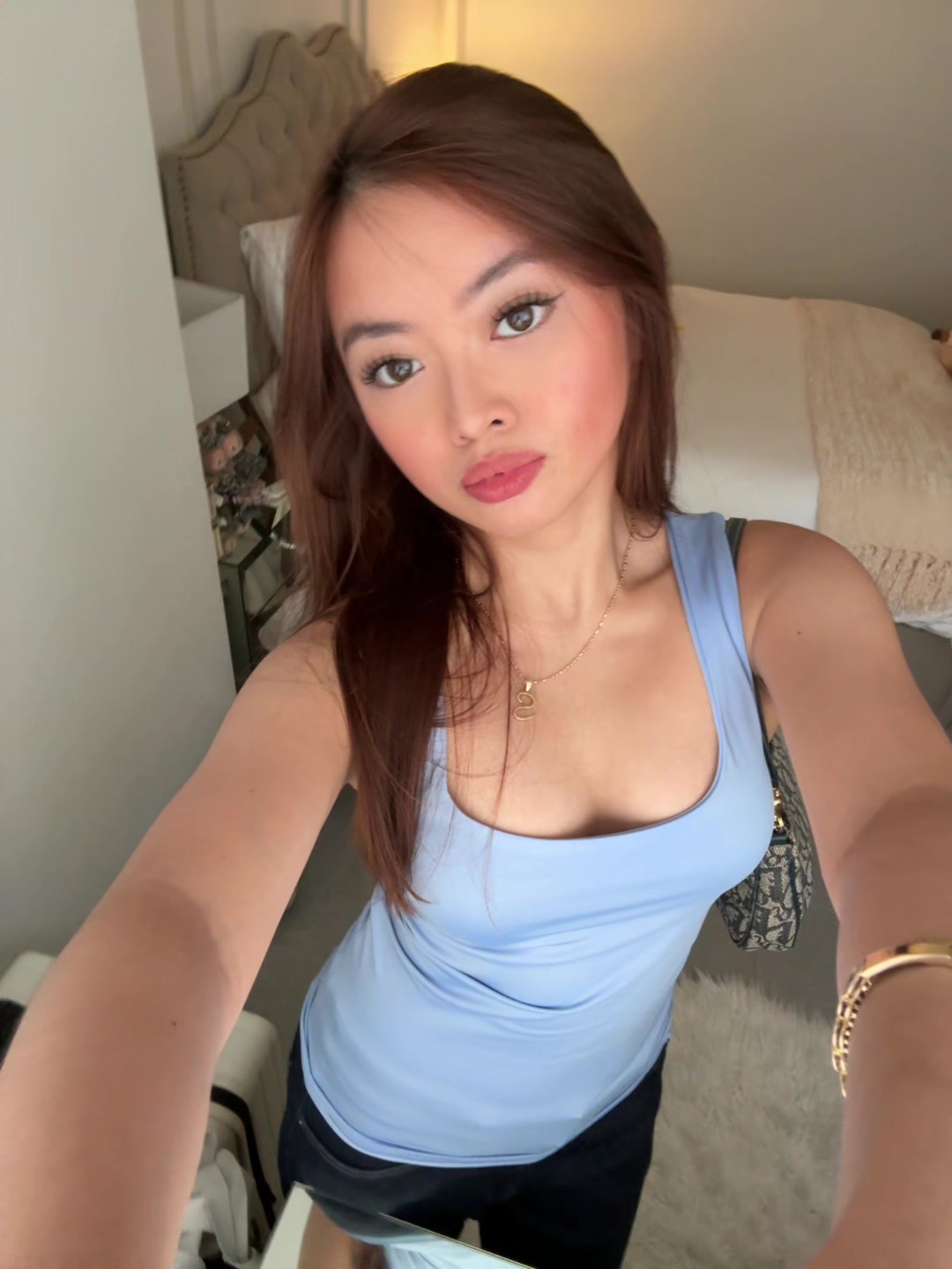 @notsophy