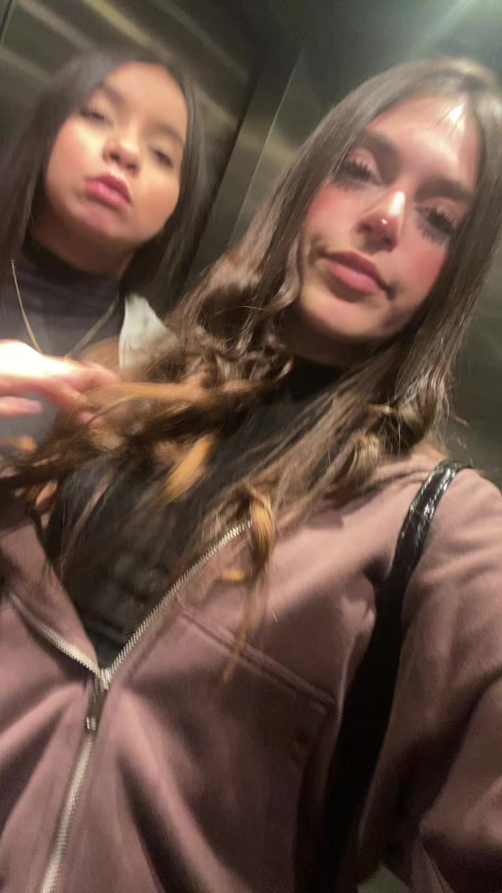 @Vickyy💖