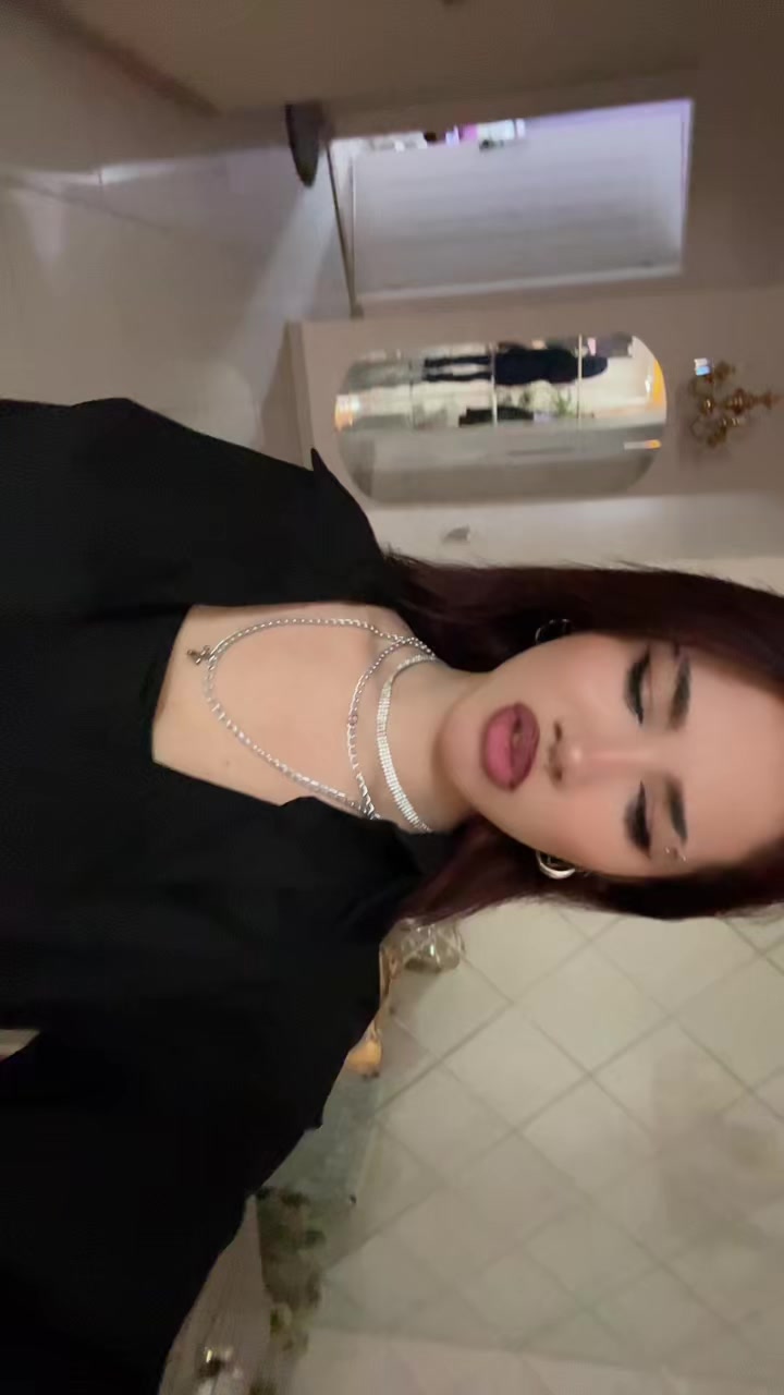@hellxxrz