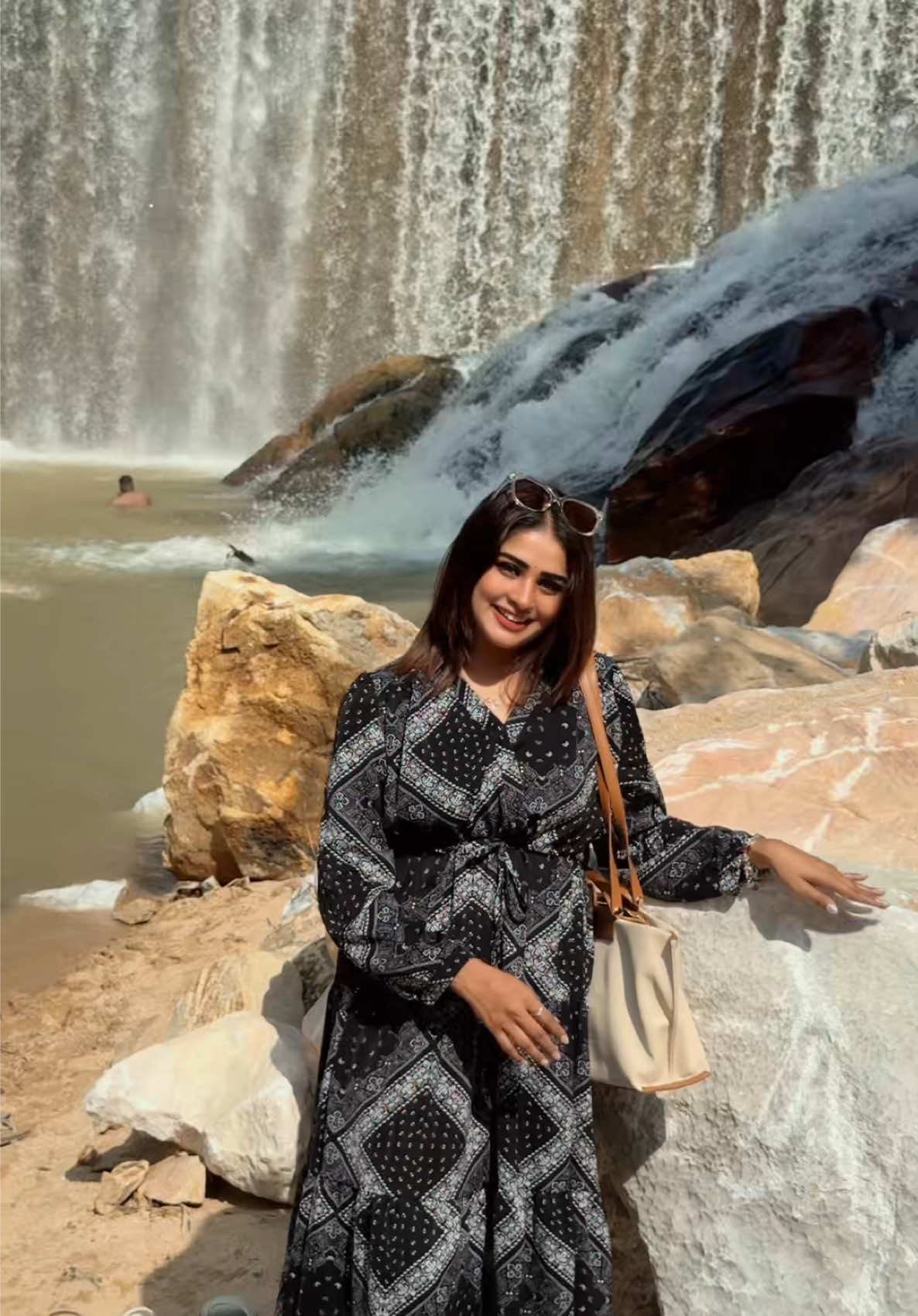 @shadhanadevi_17
