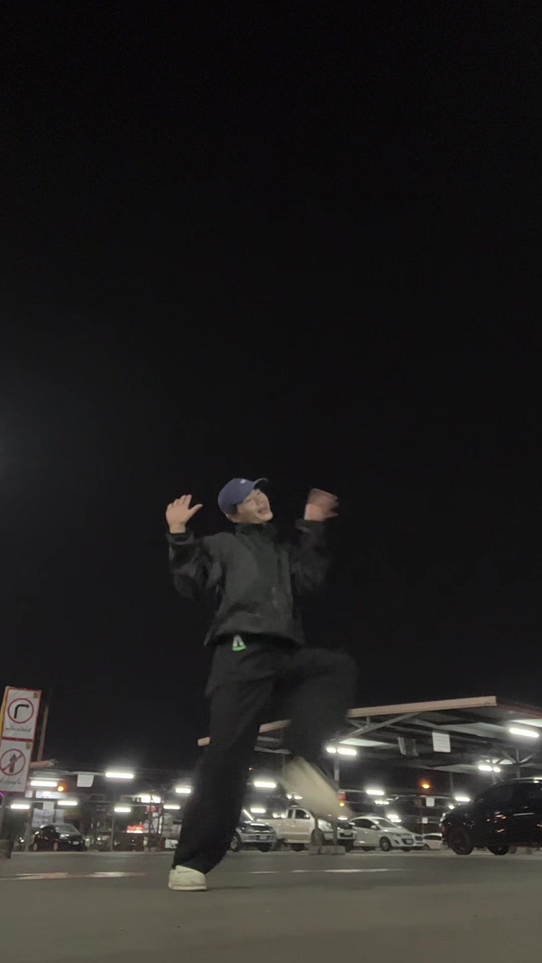 @mon