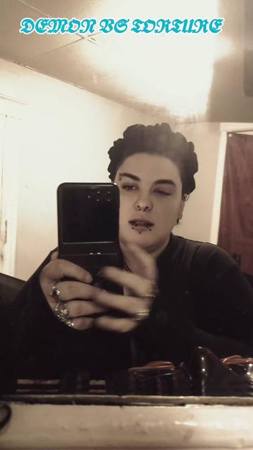 @💜💚FYF_TOXIC_CUDDLES_BRAT💚💜