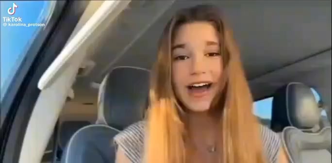 @Karolina Protsenko