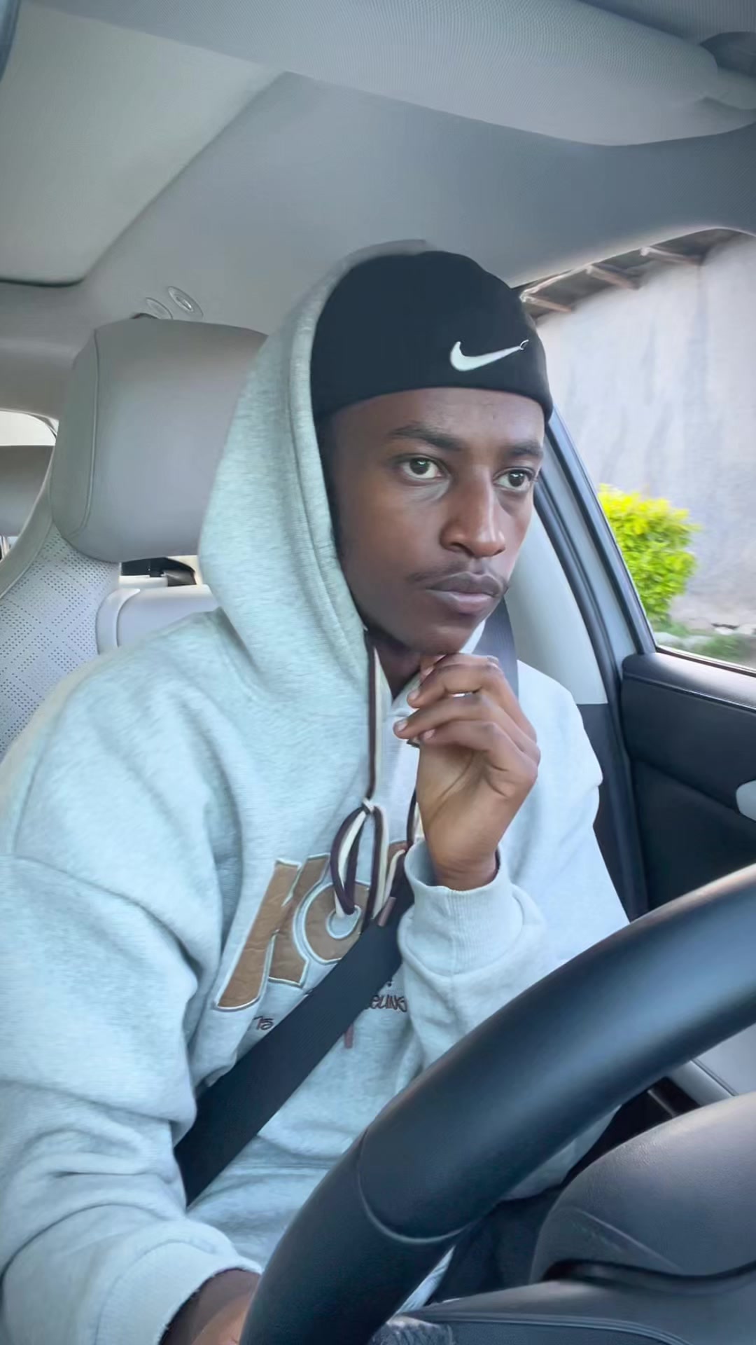 @Mr. Hat 🧢
