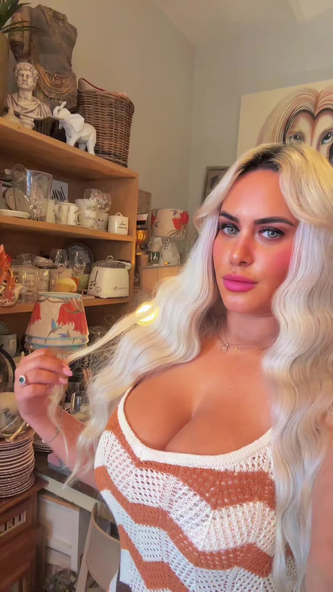 @Afrodite369
