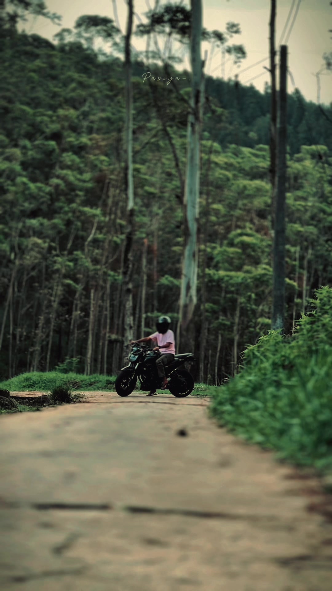 @Pasindu jayasundar&aacute;