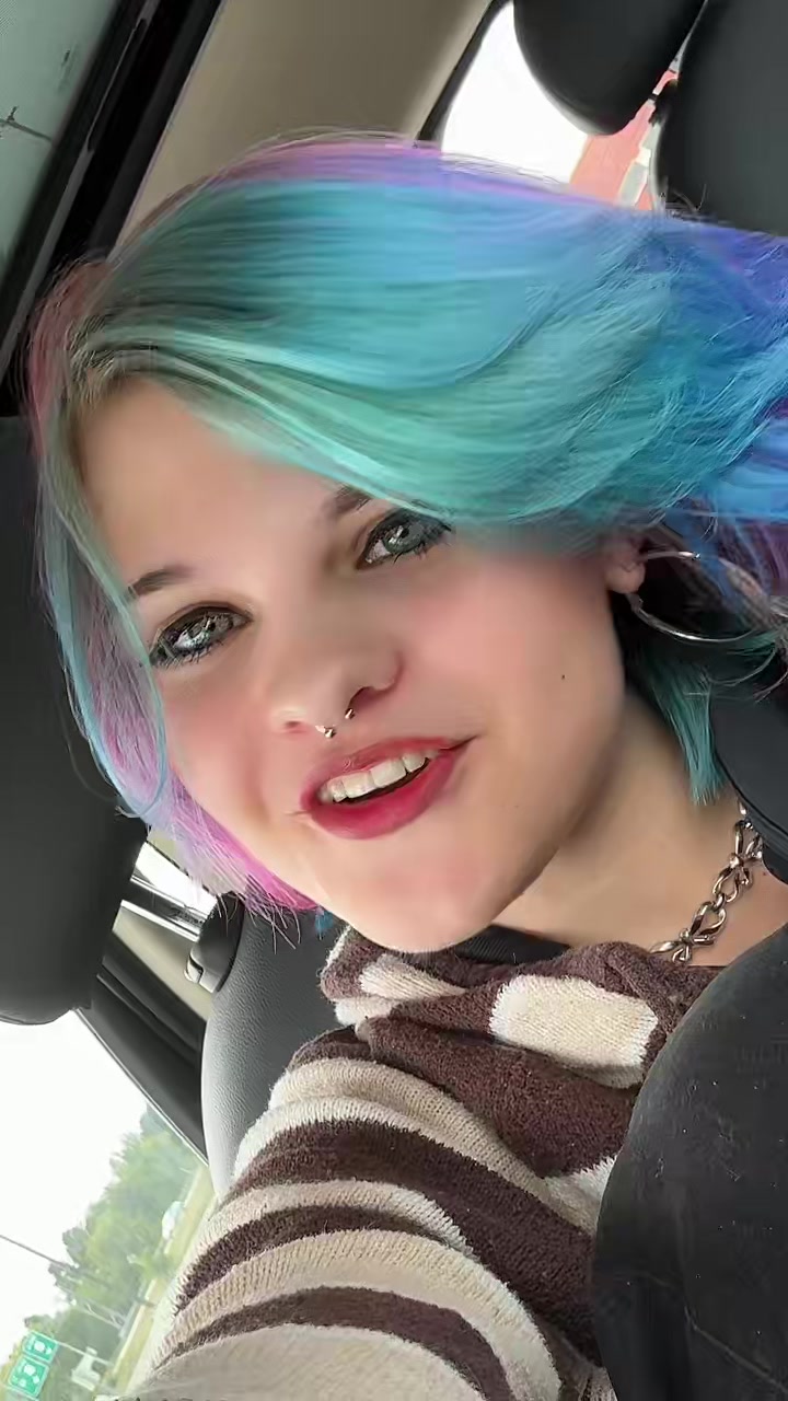 @Emi 🏳️&zwj;🌈
