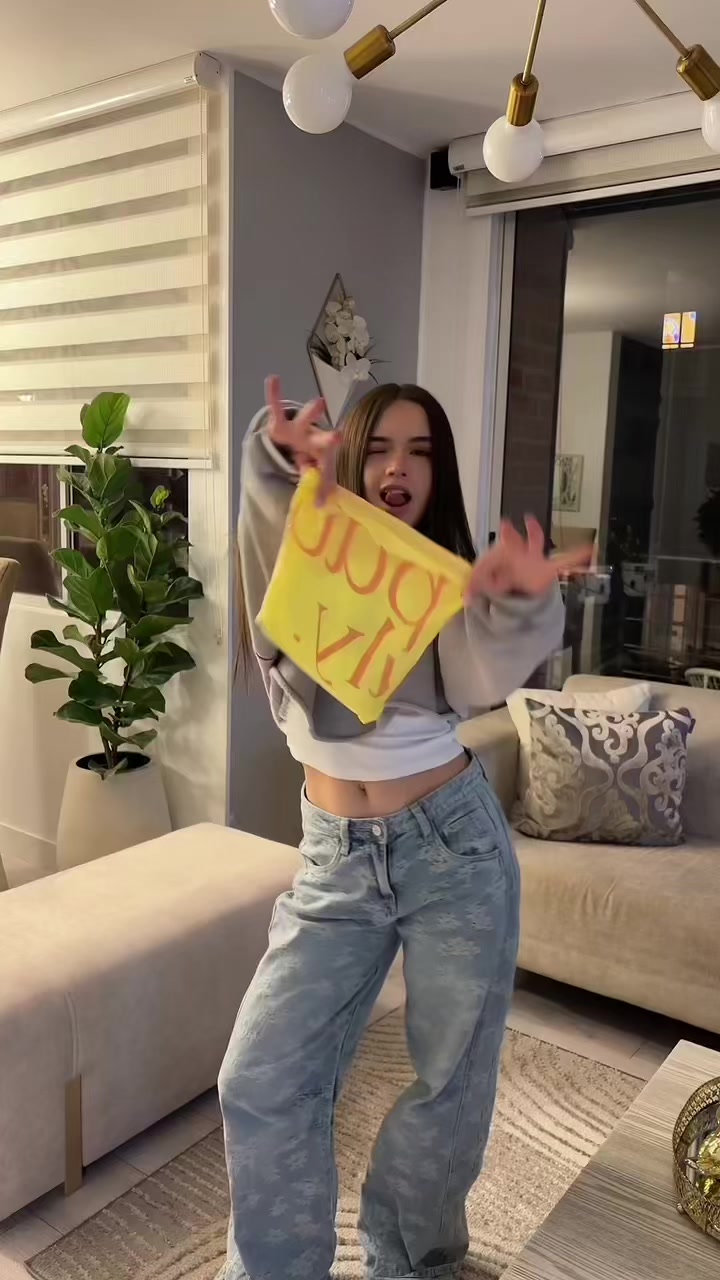 @MariaPaulaD