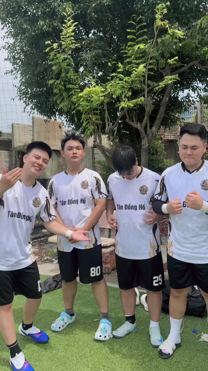 @Tân Đồng Hồ 2