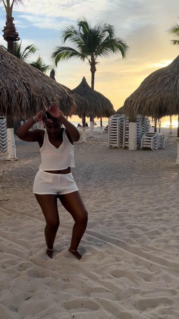 @TheLovelyBee🐝