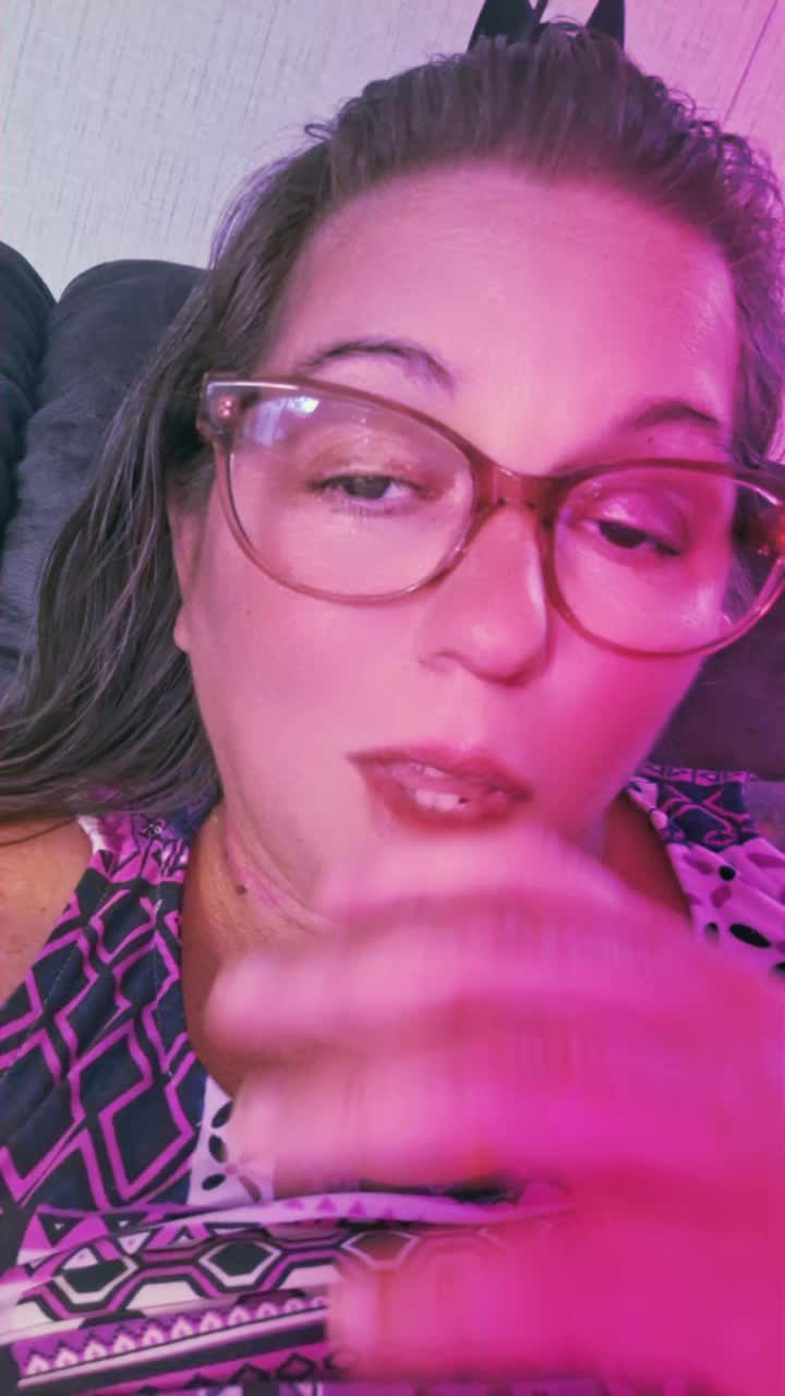 @smells💨like💚bud🌱